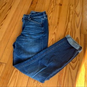AE Hi-rise Tom girl jeans